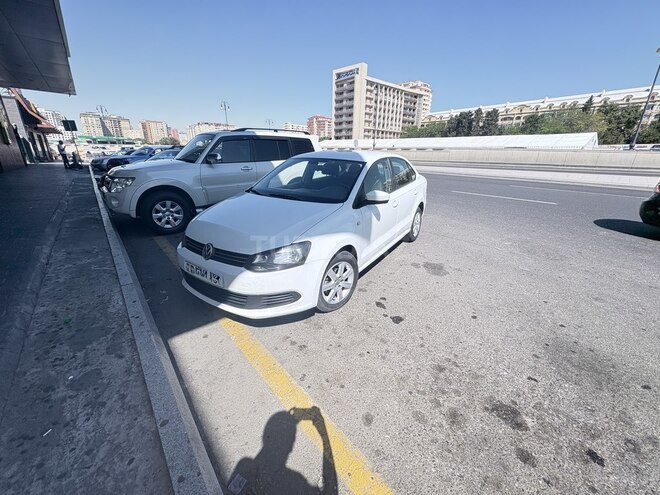 Volkswagen Polo 2013, 250,000 km - 1.6 l - Bakı