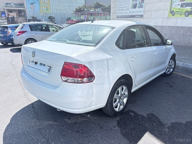Volkswagen Polo 2013, 250,000 km - 1.6 l - Bakı