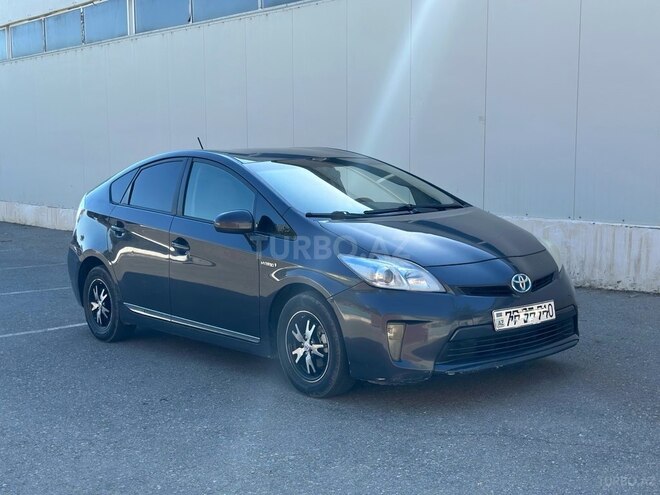 Toyota Prius-5