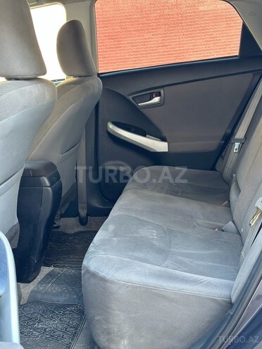 Toyota Prius-6