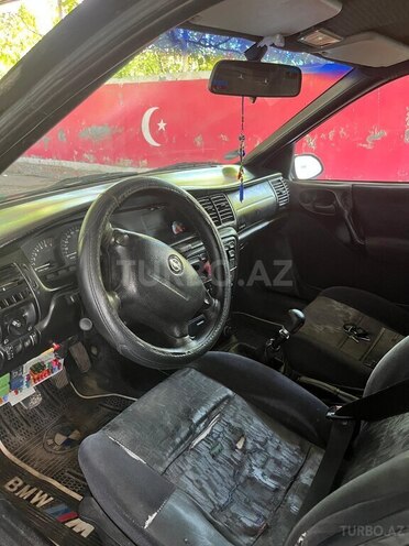 Opel Vectra 1997, 220,000 km - 1.6 l - Saatlı
