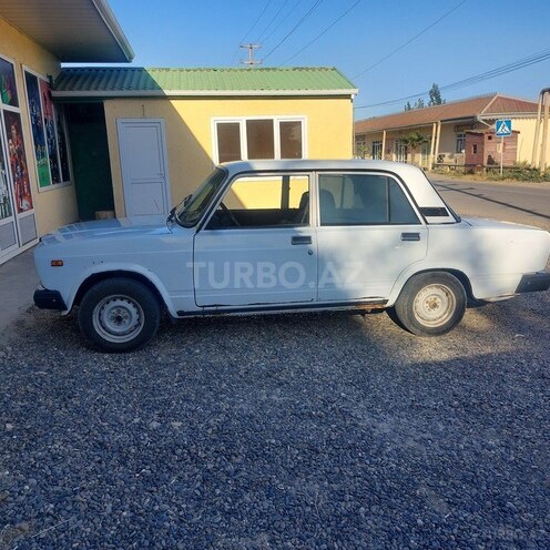 LADA (VAZ) 2107 2005, 48,000 km - 1.6 l - Salyan
