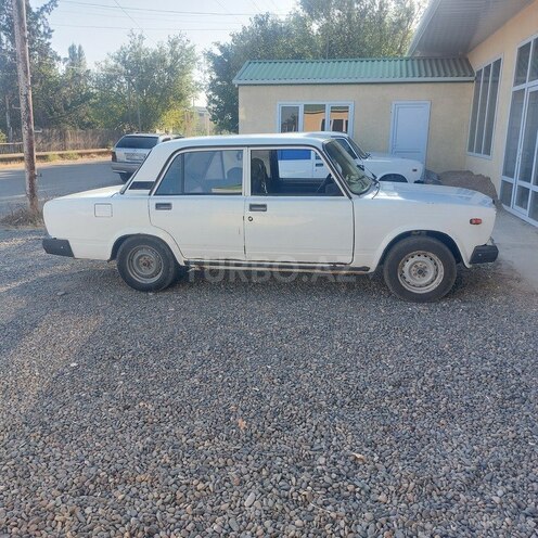 LADA (VAZ) 2107 2005, 48,000 km - 1.6 l - Salyan