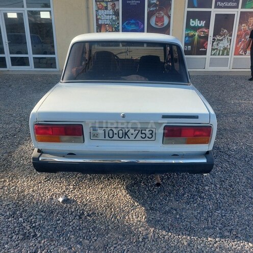 LADA (VAZ) 2107 2005, 48,000 km - 1.6 l - Salyan