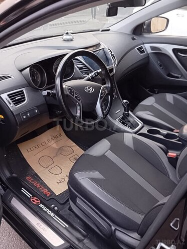 Hyundai Elantra 2015, 110,000 km - 1.8 л - Bakı