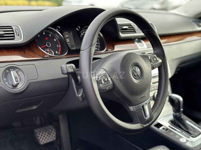 Volkswagen Passat CC-8