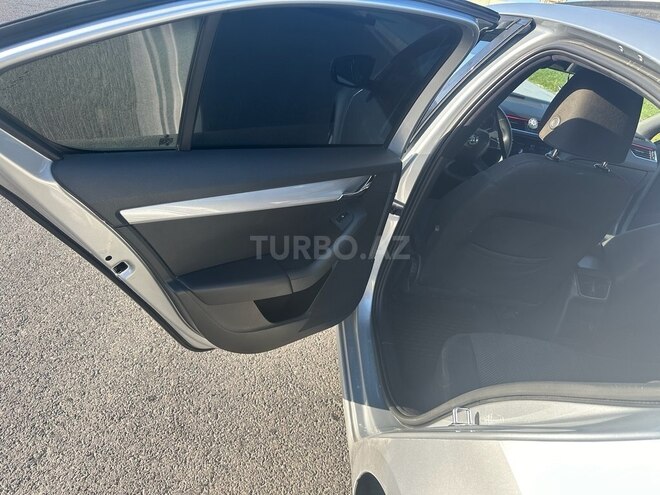 Skoda Octavia 2015, 243,323 km - 1.4 l - Bakı