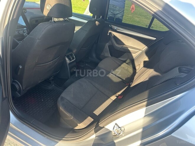 Skoda Octavia 2015, 243,323 km - 1.4 l - Bakı