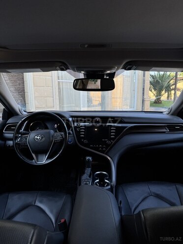Toyota Camry-9