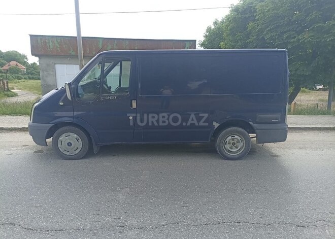 Ford Transit-3
