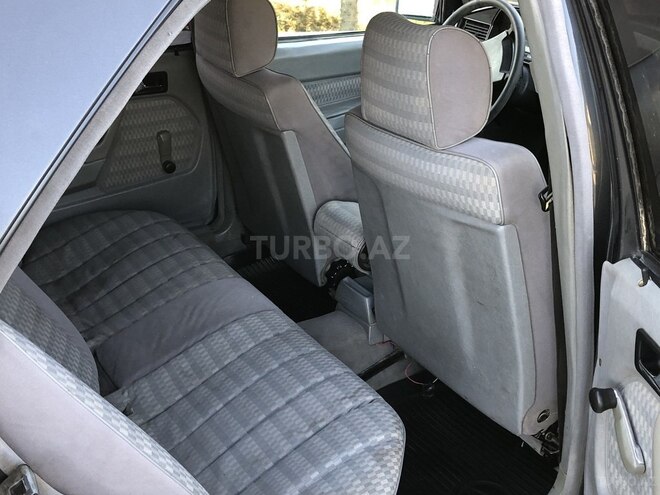 Mercedes 190 1990, 326,875 km - 2.0 l - Qobustan