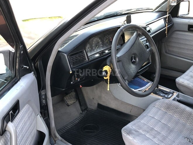 Mercedes 190 1990, 326,875 km - 2.0 l - Qobustan