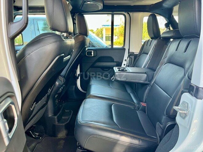 Jeep Wrangler-11