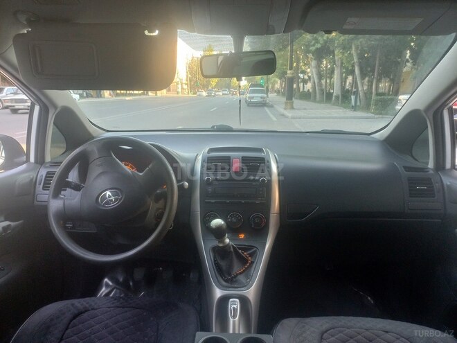 Toyota Auris 2009, 205,007 km - 1.4 l - Yevlax