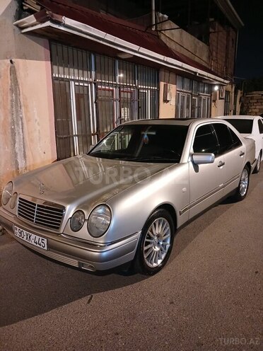 Mercedes E 240 1999, 208,278 km - 2.4 l - Bakı