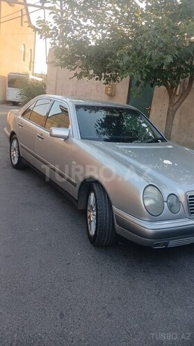 Mercedes E 240 1999, 208,278 km - 2.4 l - Bakı