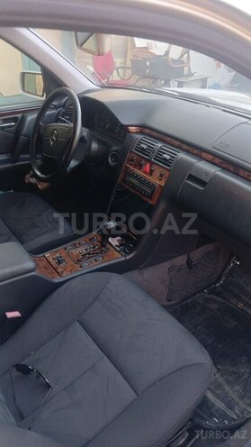 Mercedes E 240 1999, 208,278 km - 2.4 l - Bakı