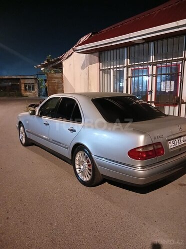 Mercedes E 240 1999, 208,278 km - 2.4 l - Bakı