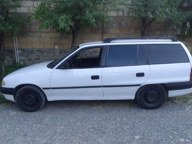 Opel Astra 1994, 542,831 km - 1.6 l - Quba