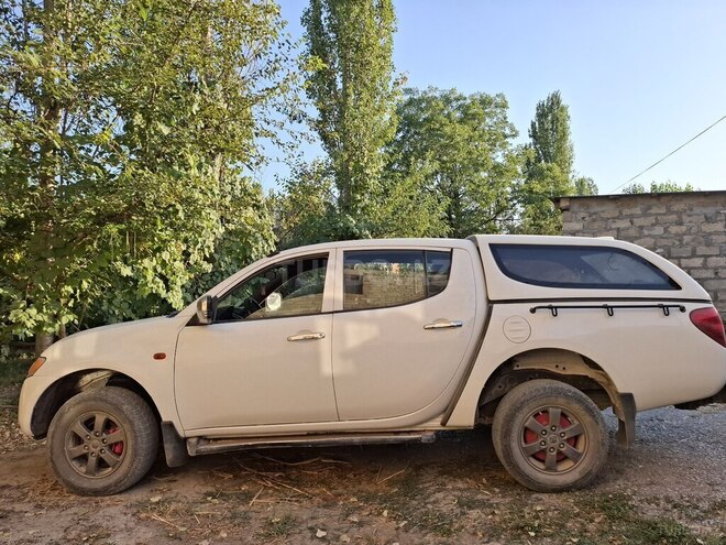 Mitsubishi L200 2009, 350,000 km - 2.5 л - Kürdəmir