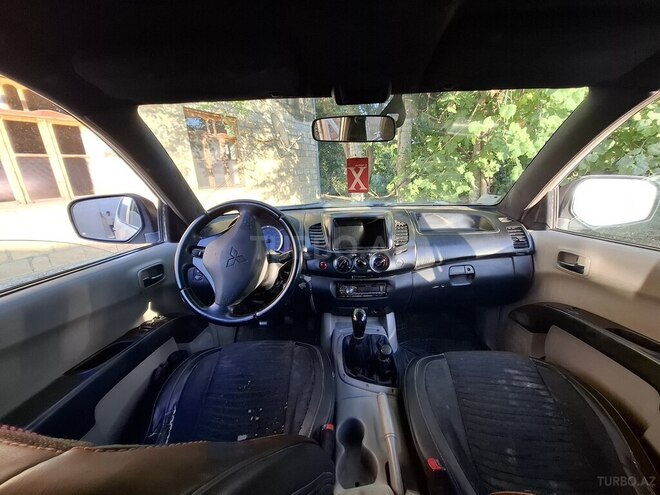 Mitsubishi L200 2009, 350,000 km - 2.5 л - Kürdəmir
