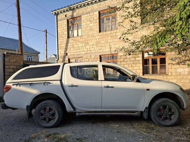 Mitsubishi L200 2009, 350,000 km - 2.5 л - Kürdəmir