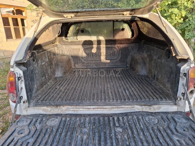 Mitsubishi L200 2009, 350,000 km - 2.5 л - Kürdəmir
