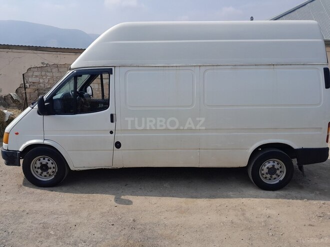 Ford Transit-4