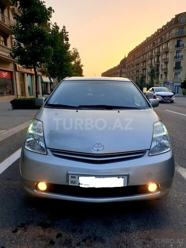 Toyota Prius-2