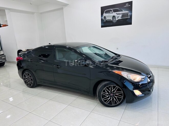 Hyundai Elantra-8