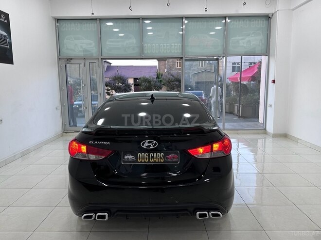 Hyundai Elantra-10