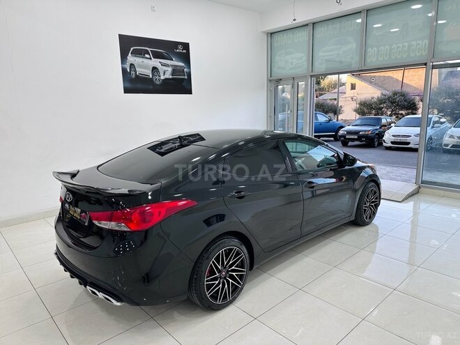 Hyundai Elantra-18