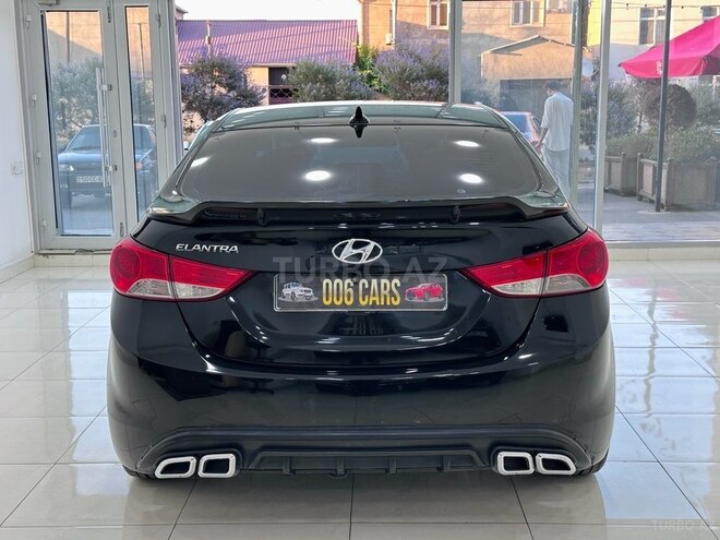 Hyundai Elantra-19