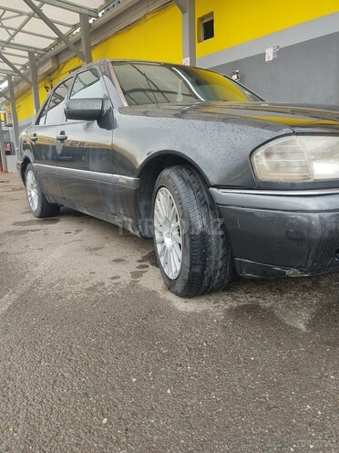 Mercedes C 220 1994, 598,684 km - 2.2 л - Füzuli