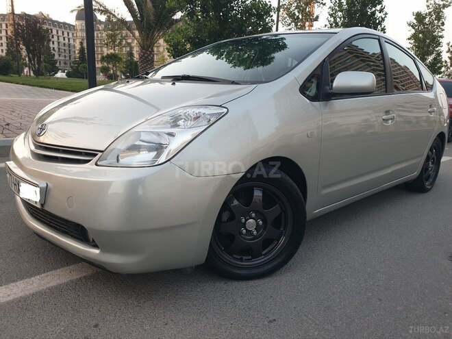 Toyota Prius-5