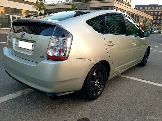 Toyota Prius-8