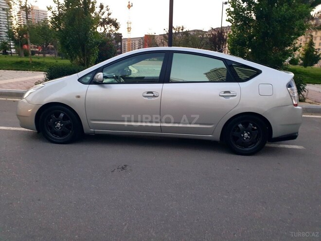 Toyota Prius-13