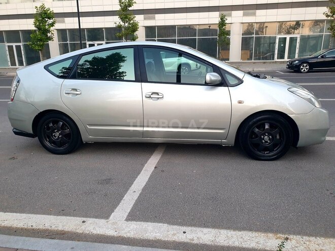 Toyota Prius-11
