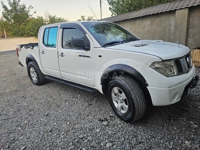 Nissan Navara 2011, 226,000 km - 2.5 l - Bakı