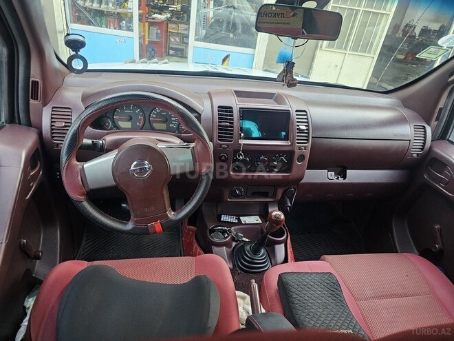 Nissan Navara 2011, 226,000 km - 2.5 l - Bakı