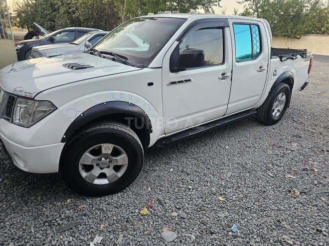 Nissan Navara 2011, 226,000 km - 2.5 l - Bakı