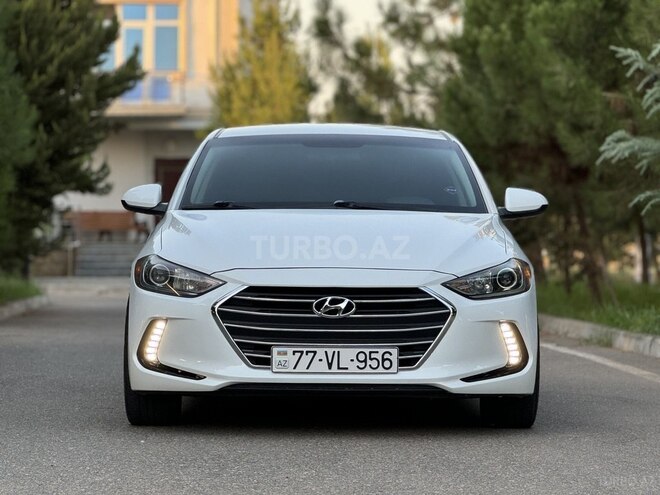 Hyundai Elantra-3
