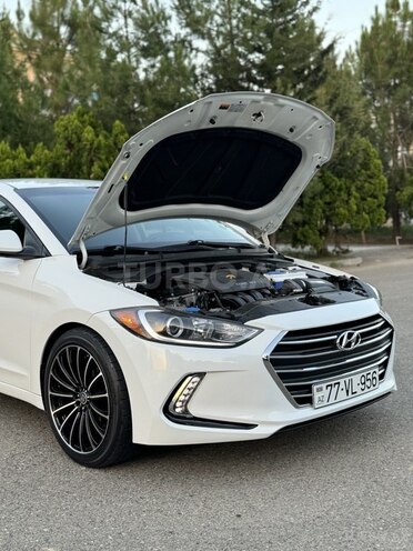 Hyundai Elantra-19