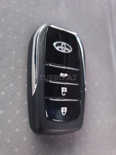 Toyota Prius-16