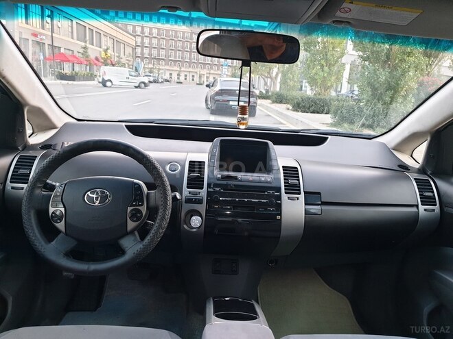 Toyota Prius-18