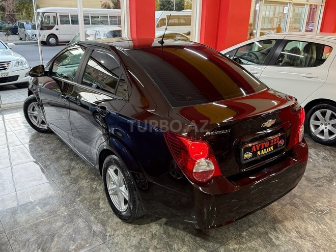 Chevrolet Aveo-5