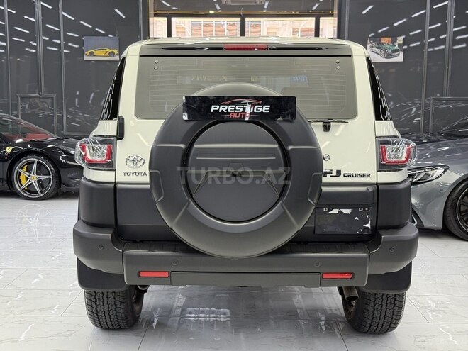 Toyota FJ Cruiser-4