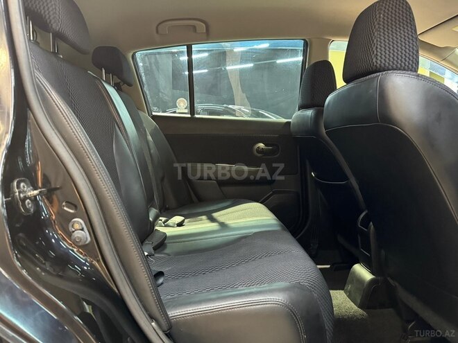 Nissan Tiida-8