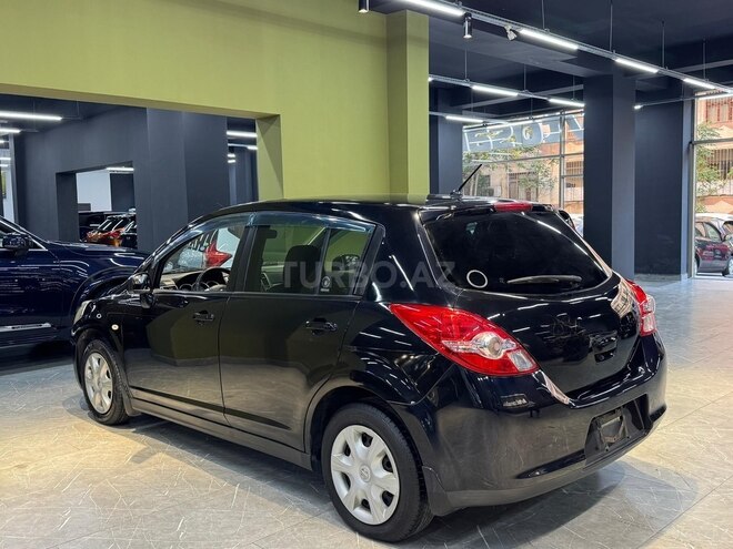 Nissan Tiida-6