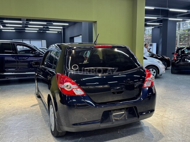 Nissan Tiida-5